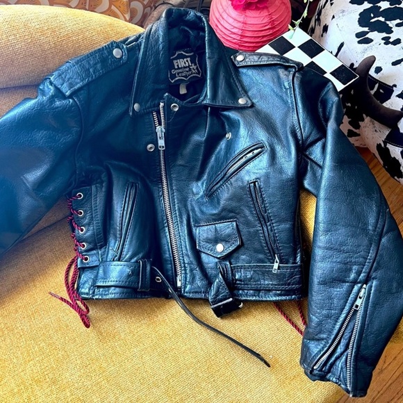 Vintage Genuine Leather Jacket! 🖤 - Picture 3 of 11